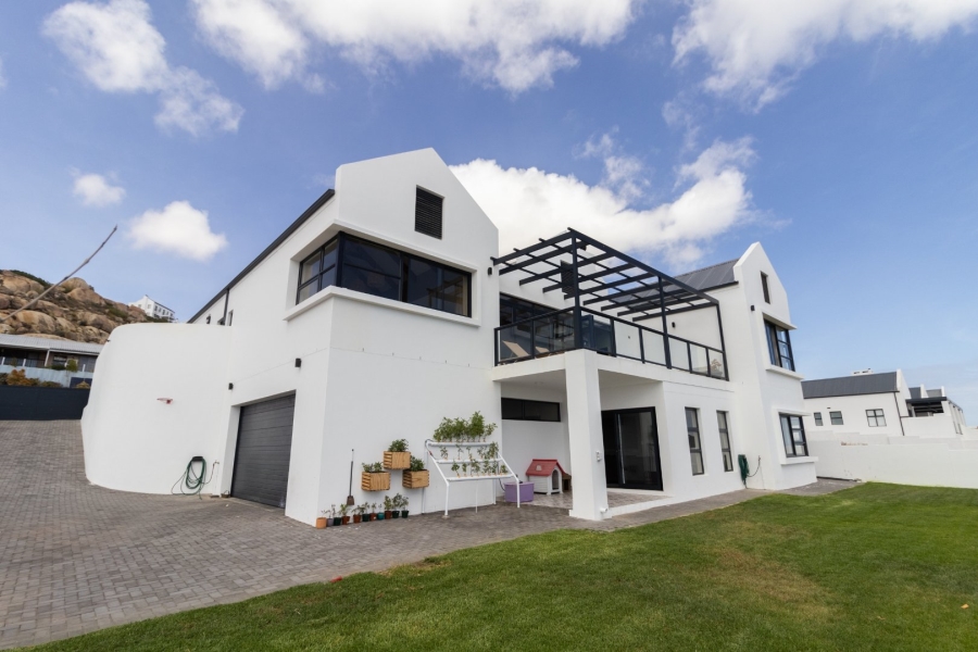 4 Bedroom Property for Sale in Da Gama Bay Western Cape